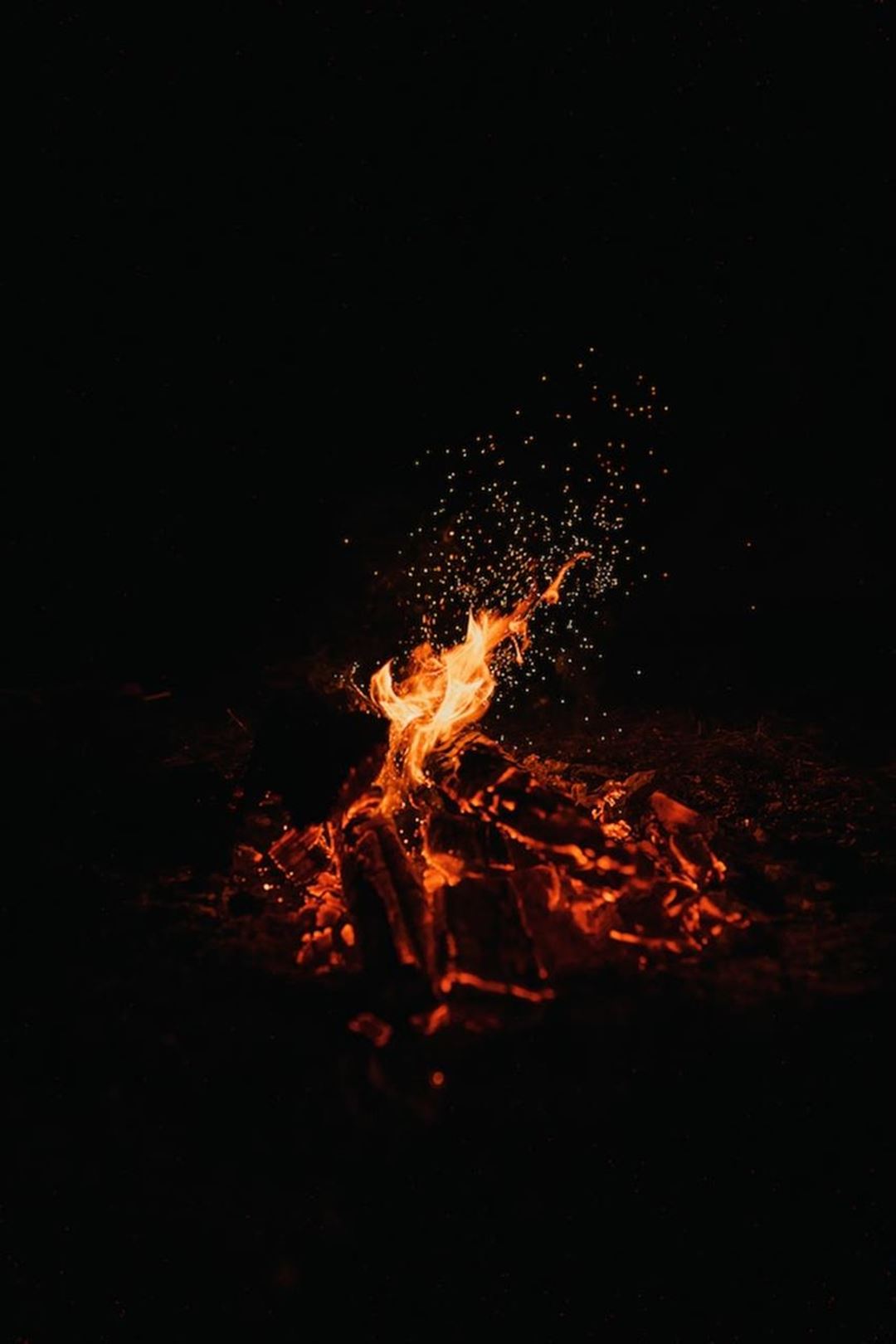 Brænde: den naturlige varmekilde til dit hjem