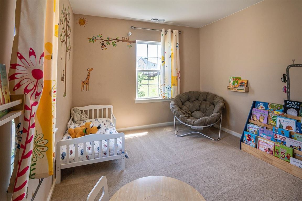 Skab et sjovt og farverigt børneværelse i dit nye hjem