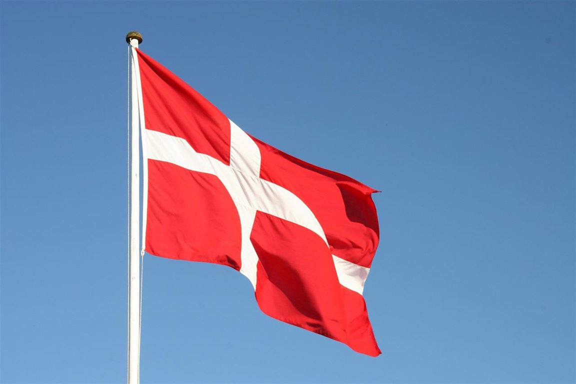 Langkilde & Søn forhandler flotte dannebrogsflag og vimpler til de danske hjem