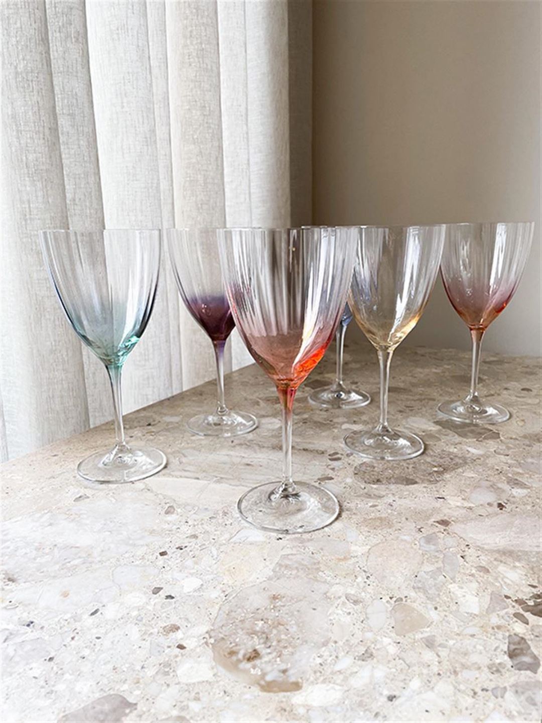 3 tips til en mere diskret farverig boligindretning